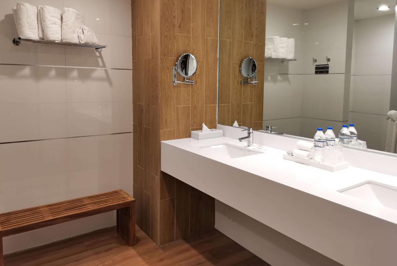 Las Pintas Ramada Encore By Wyndham Guadalajara Aeropuerto מראה חיצוני תמונה