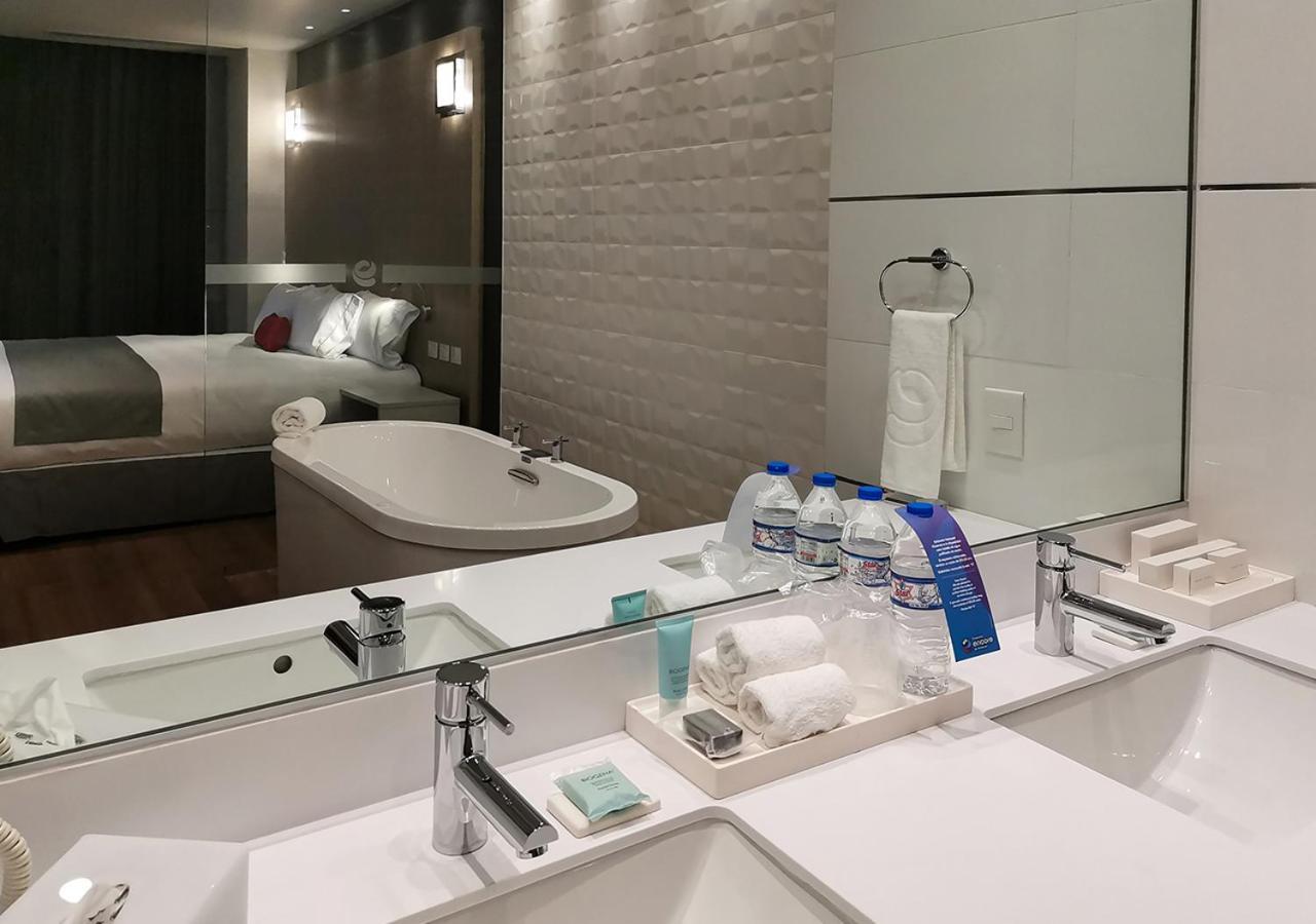 Las Pintas Ramada Encore By Wyndham Guadalajara Aeropuerto מראה חיצוני תמונה