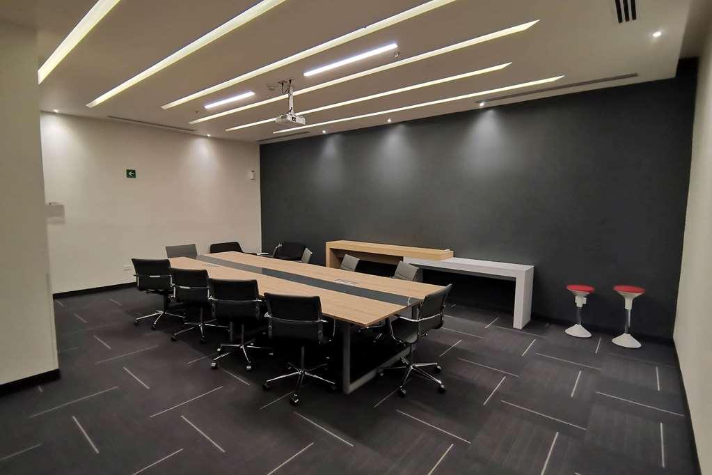 Las Pintas Ramada Encore By Wyndham Guadalajara Aeropuerto מתקנים תמונה