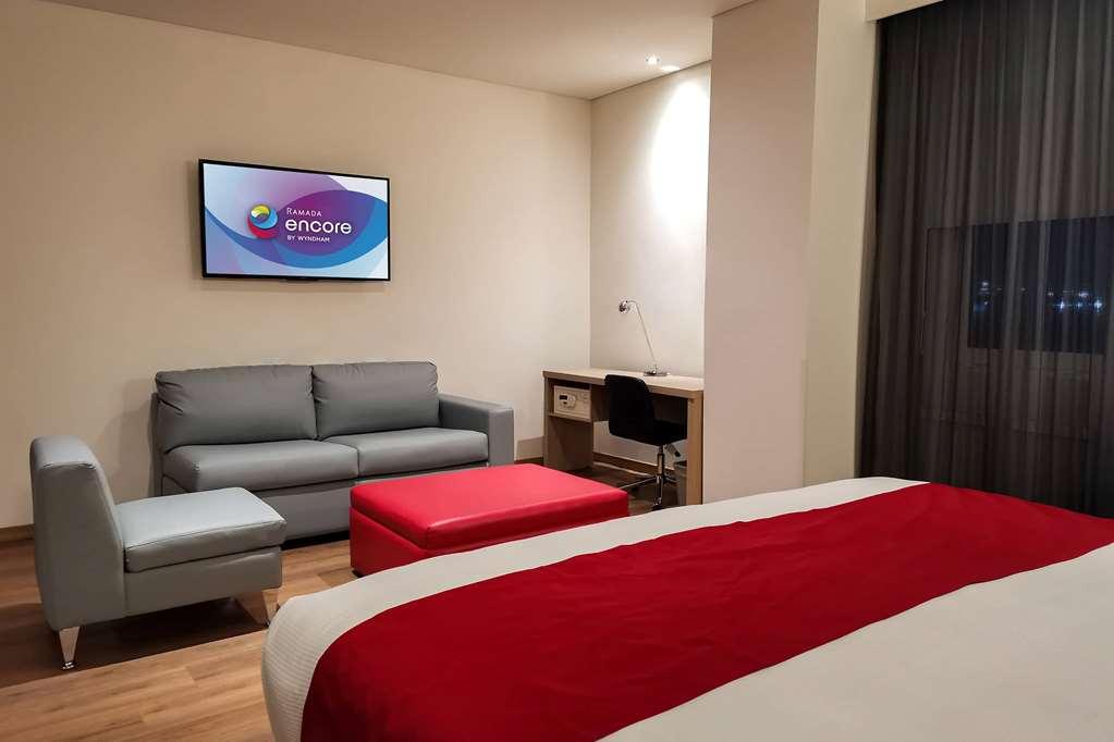 Las Pintas Ramada Encore By Wyndham Guadalajara Aeropuerto חדר תמונה