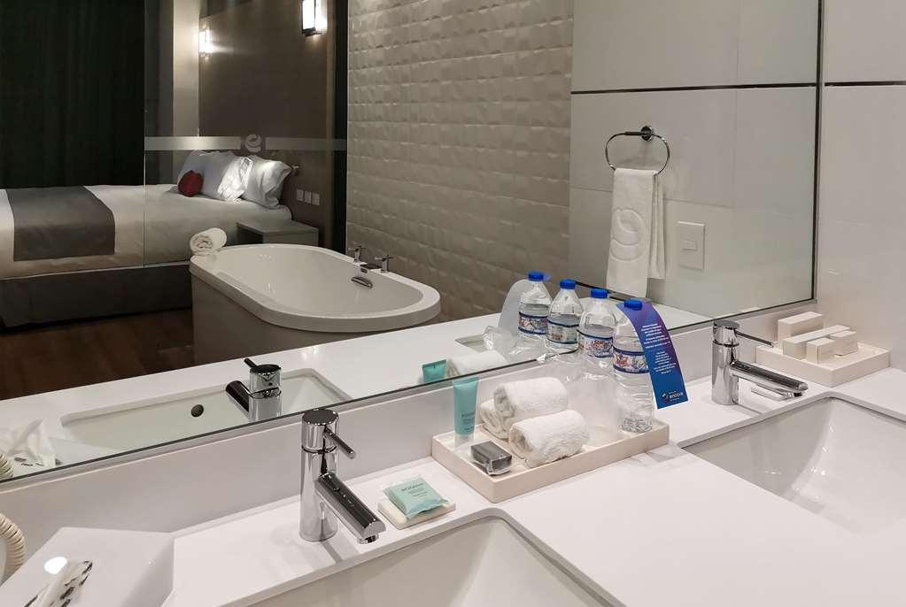 Las Pintas Ramada Encore By Wyndham Guadalajara Aeropuerto מראה חיצוני תמונה