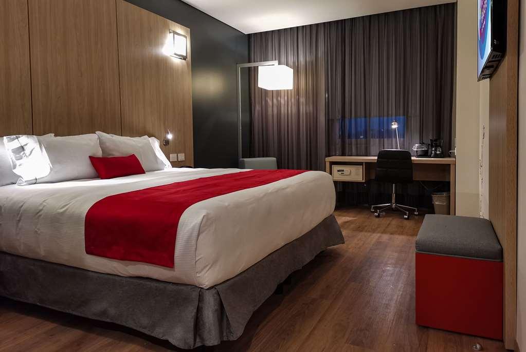 Las Pintas Ramada Encore By Wyndham Guadalajara Aeropuerto חדר תמונה